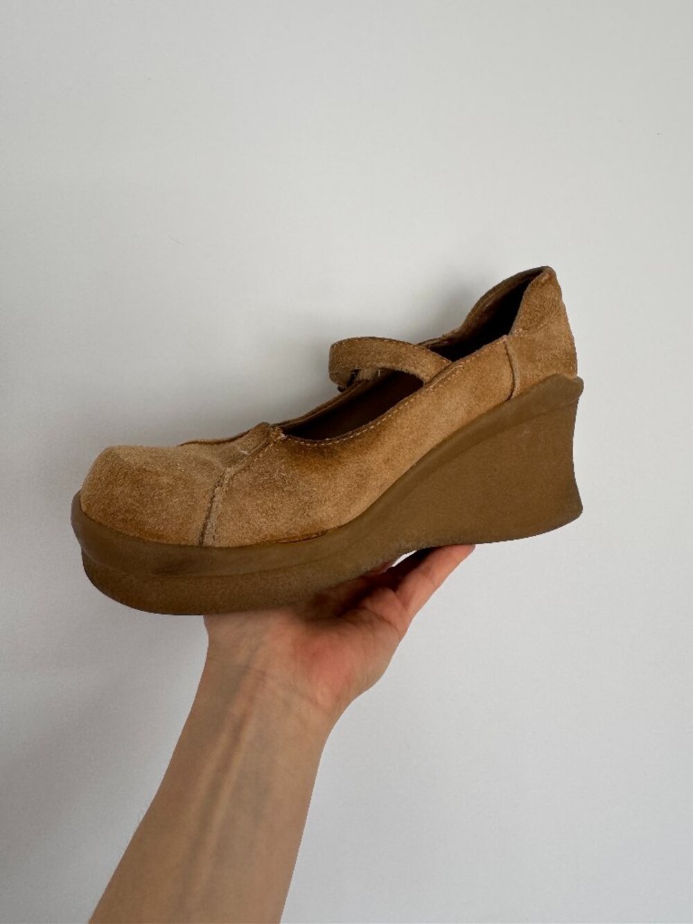 Vtg Y2K Aldo suede tan platform mary jane shoes / sz 38 - Picture 5 of 16